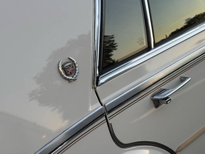 Cadillac-Seville-1984-White-12