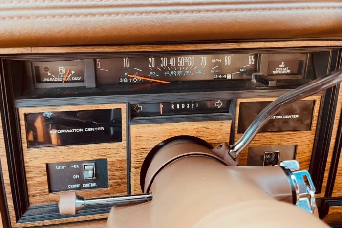 Cadillac-Seville-1984-White-15