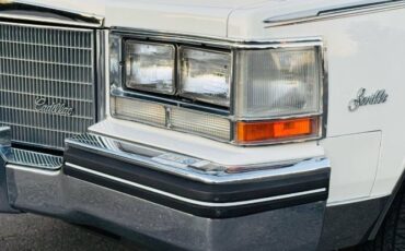 Cadillac-Seville-1984-White-4