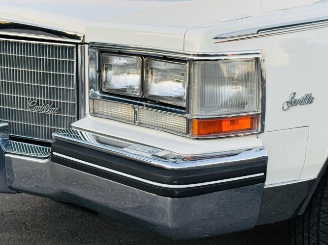 Cadillac-Seville-1984-White-4