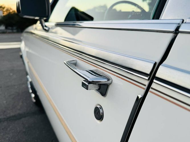 Cadillac-Seville-1984-White-9