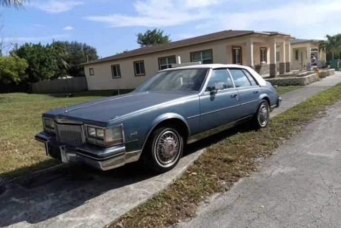 Cadillac-Seville-1985-4
