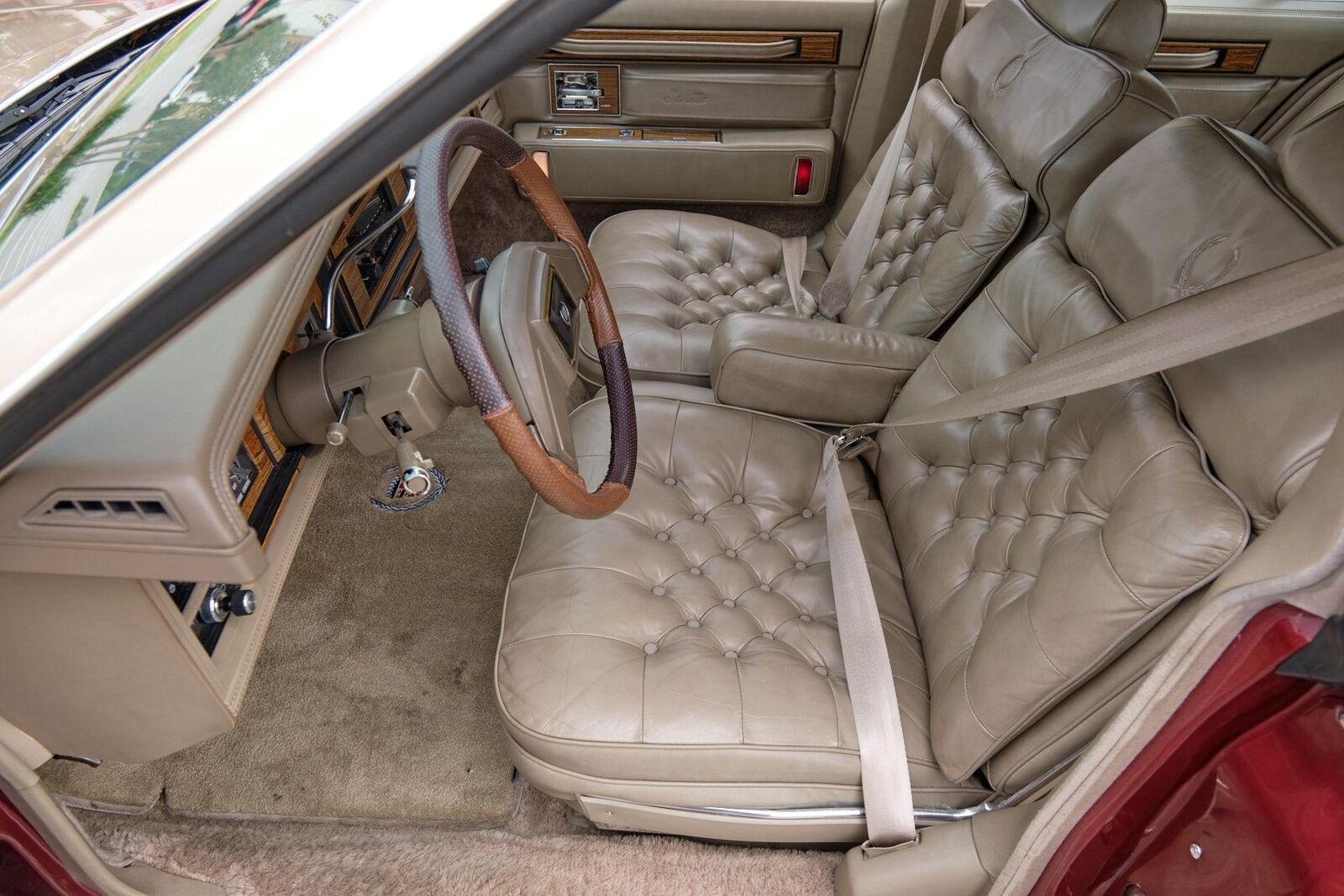 Cadillac-Seville-1985-4-Door-10