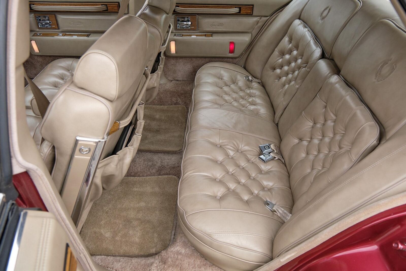 Cadillac-Seville-1985-4-Door-12