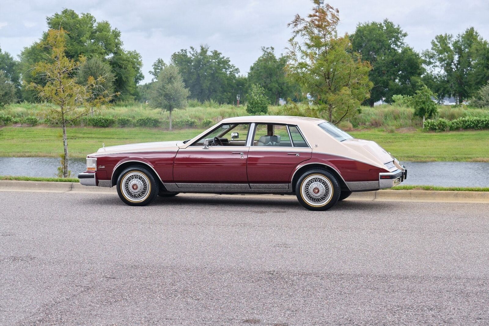 Cadillac-Seville-1985-4-Door-26