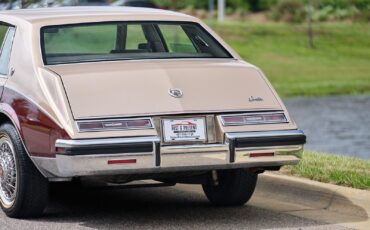 Cadillac-Seville-1985-4-Door-30