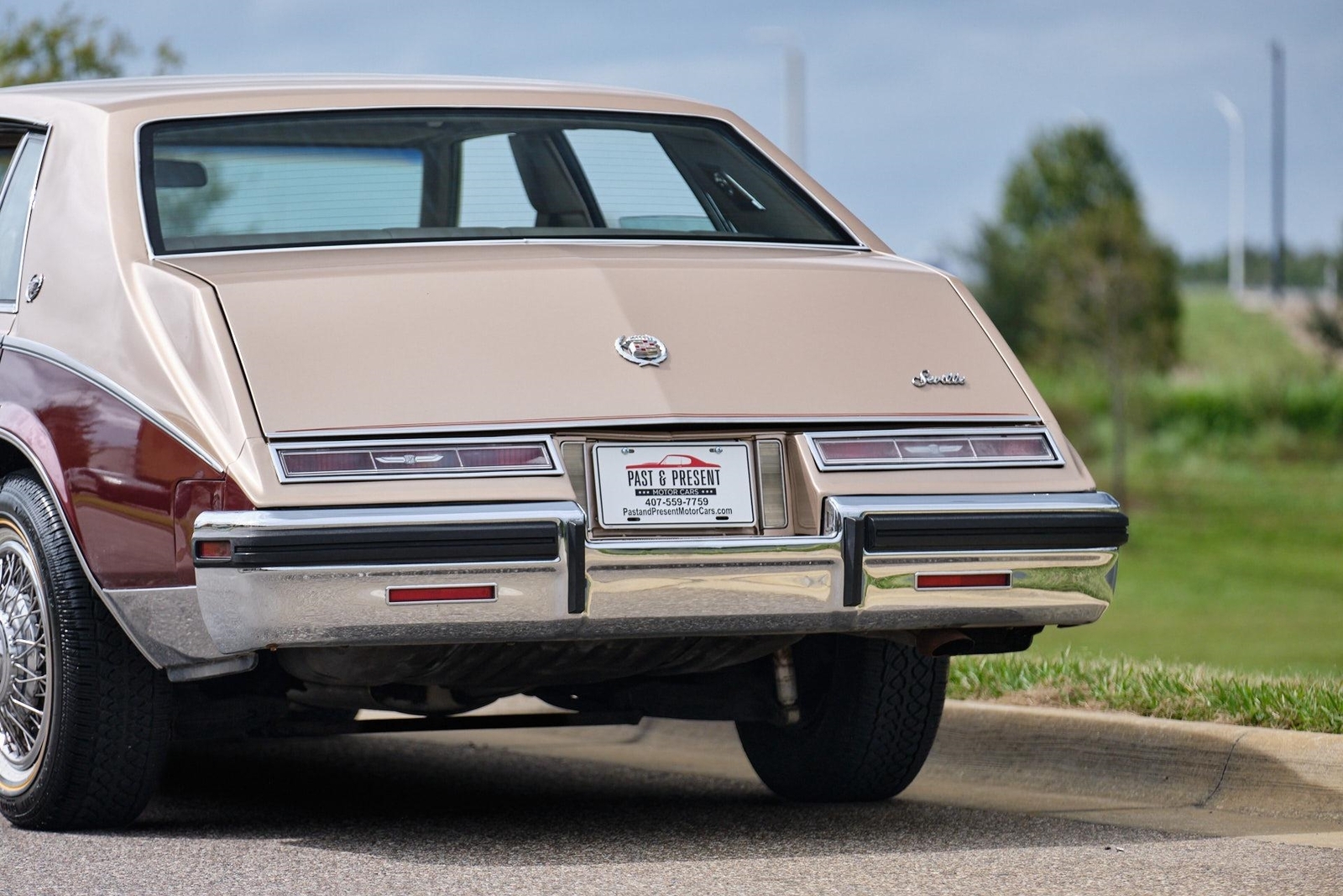 Cadillac-Seville-1985-4-Door-31