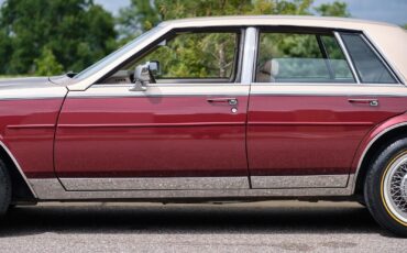 Cadillac-Seville-1985-4-Door-33