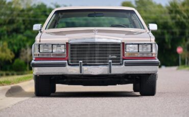 Cadillac-Seville-1985-4-Door-37