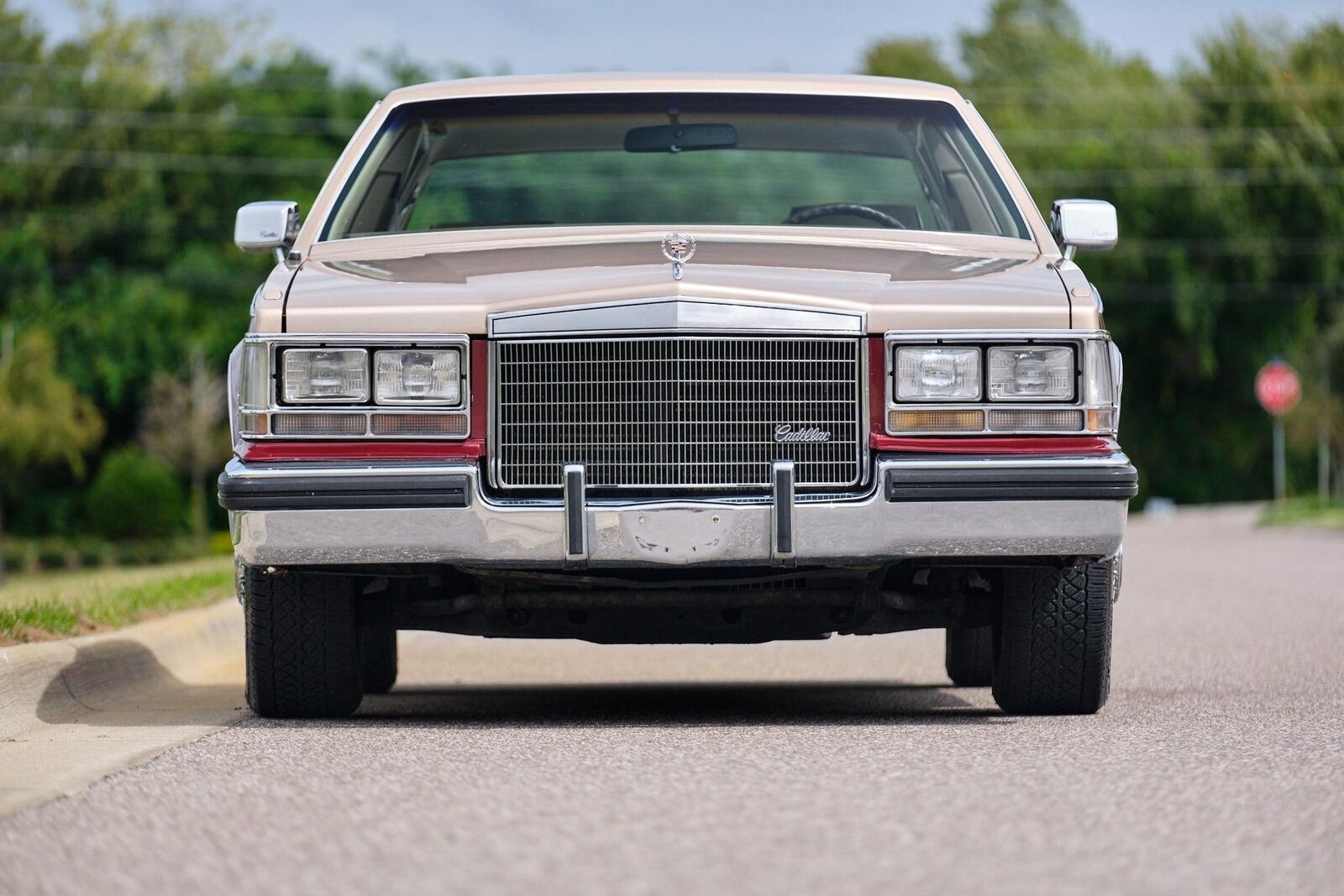 Cadillac-Seville-1985-4-Door-37
