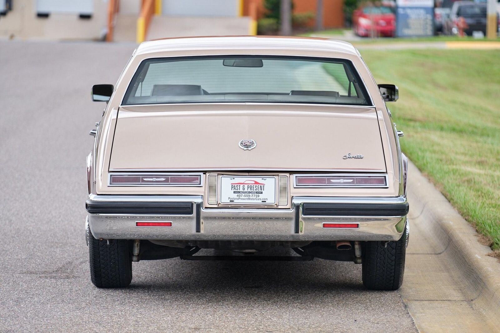 Cadillac-Seville-1985-4-Door-4