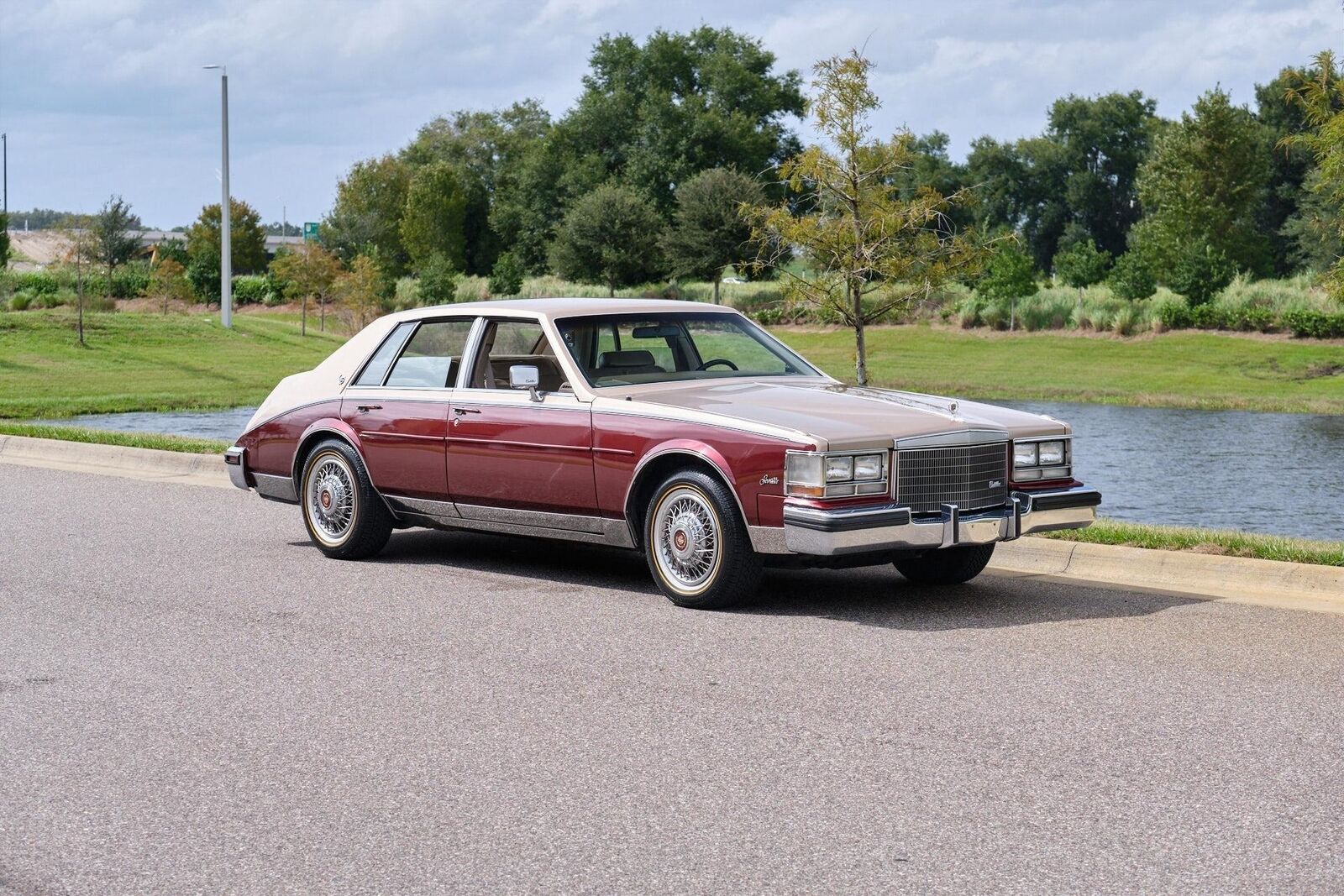 Cadillac-Seville-1985-4-Door-8