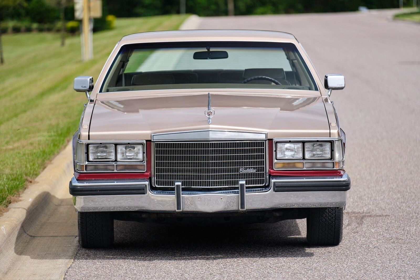 Cadillac-Seville-1985-4-Door-9