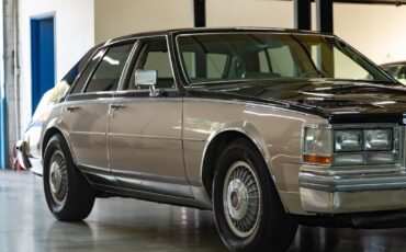 Cadillac-Seville-1985-Sedan-10