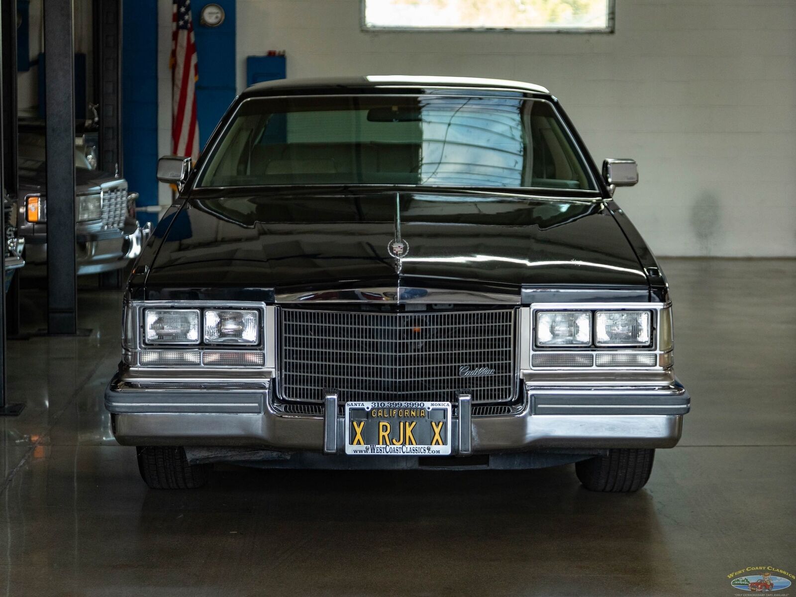 Cadillac-Seville-1985-Sedan-12