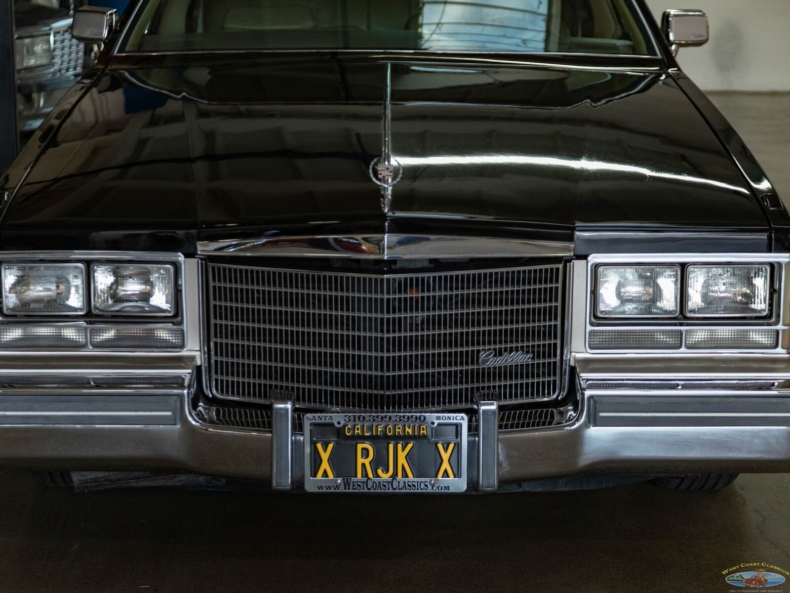 Cadillac-Seville-1985-Sedan-14