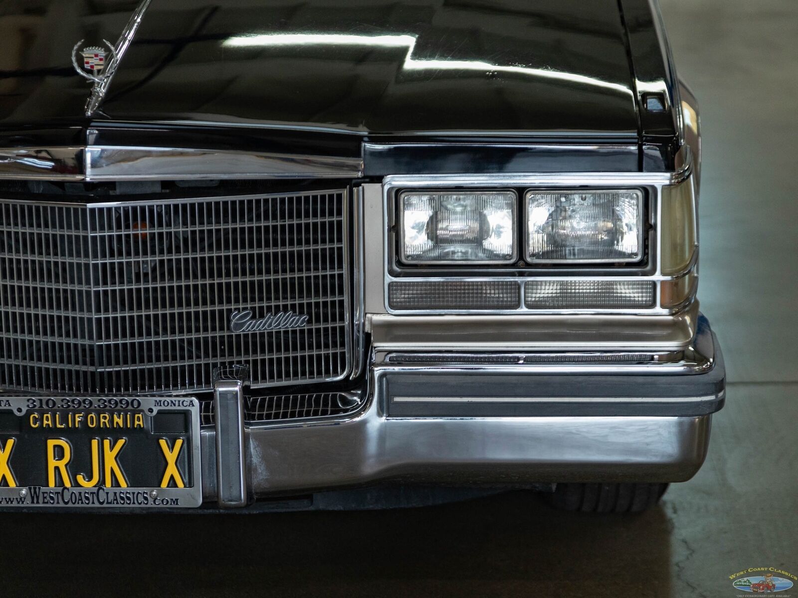 Cadillac-Seville-1985-Sedan-15