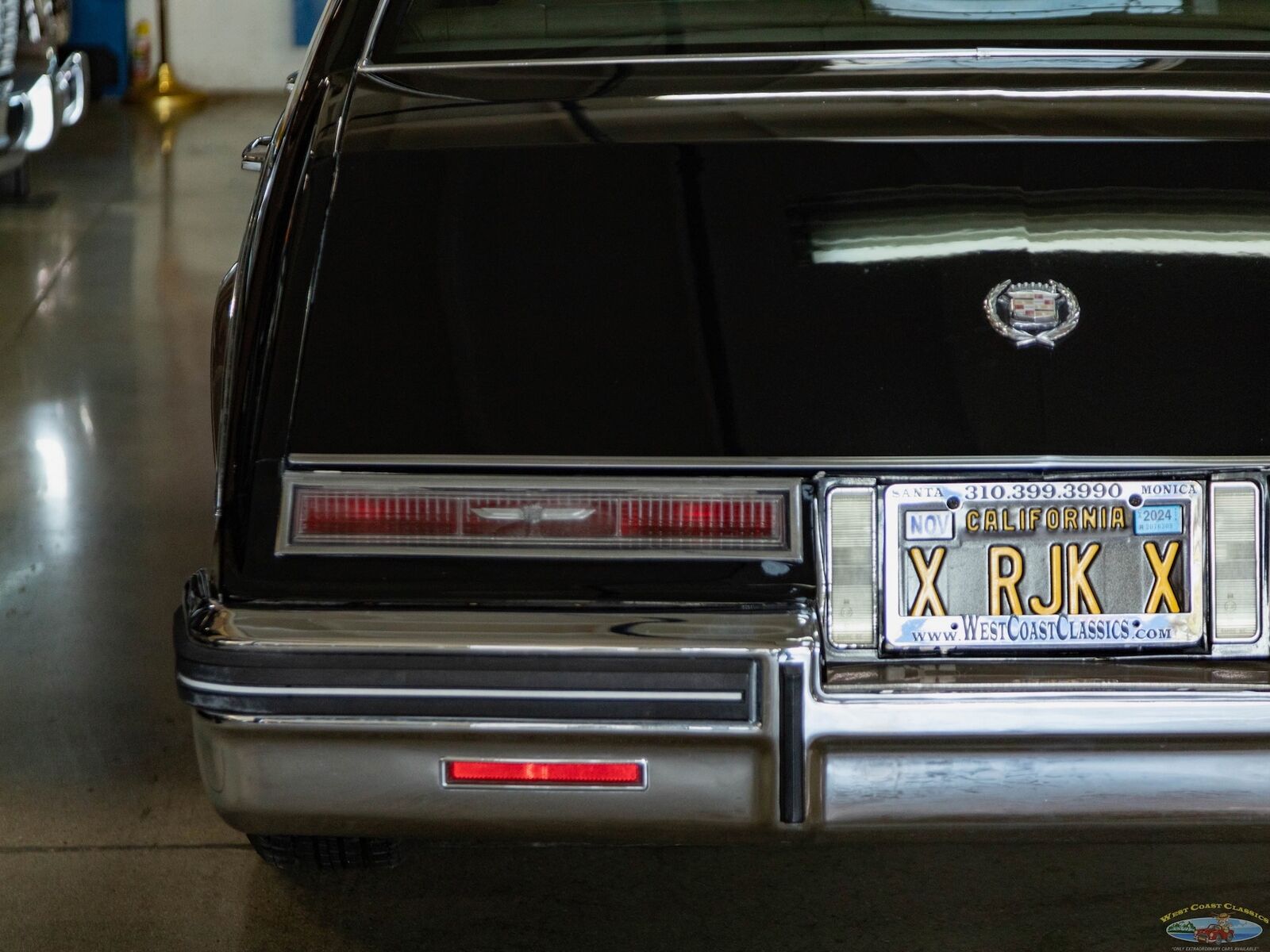 Cadillac-Seville-1985-Sedan-17