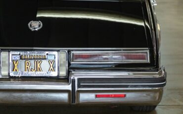 Cadillac-Seville-1985-Sedan-19