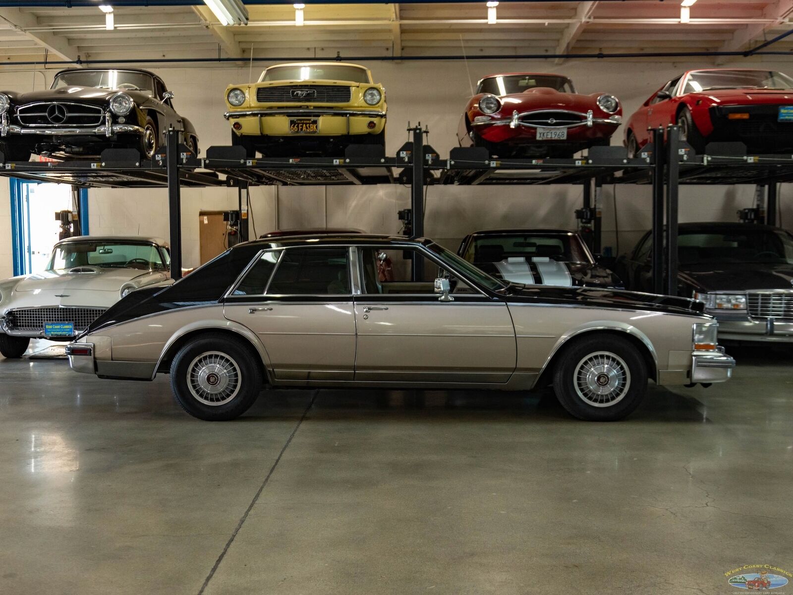 Cadillac-Seville-1985-Sedan-2