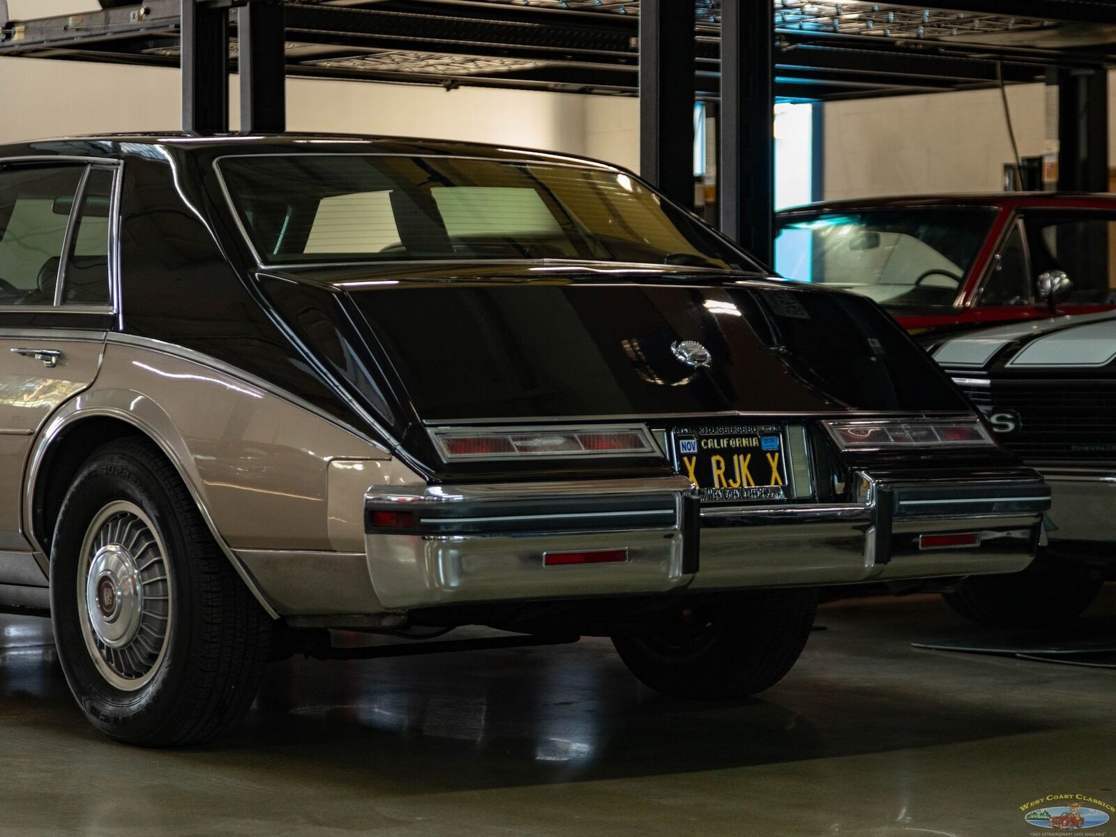 Cadillac-Seville-1985-Sedan-22