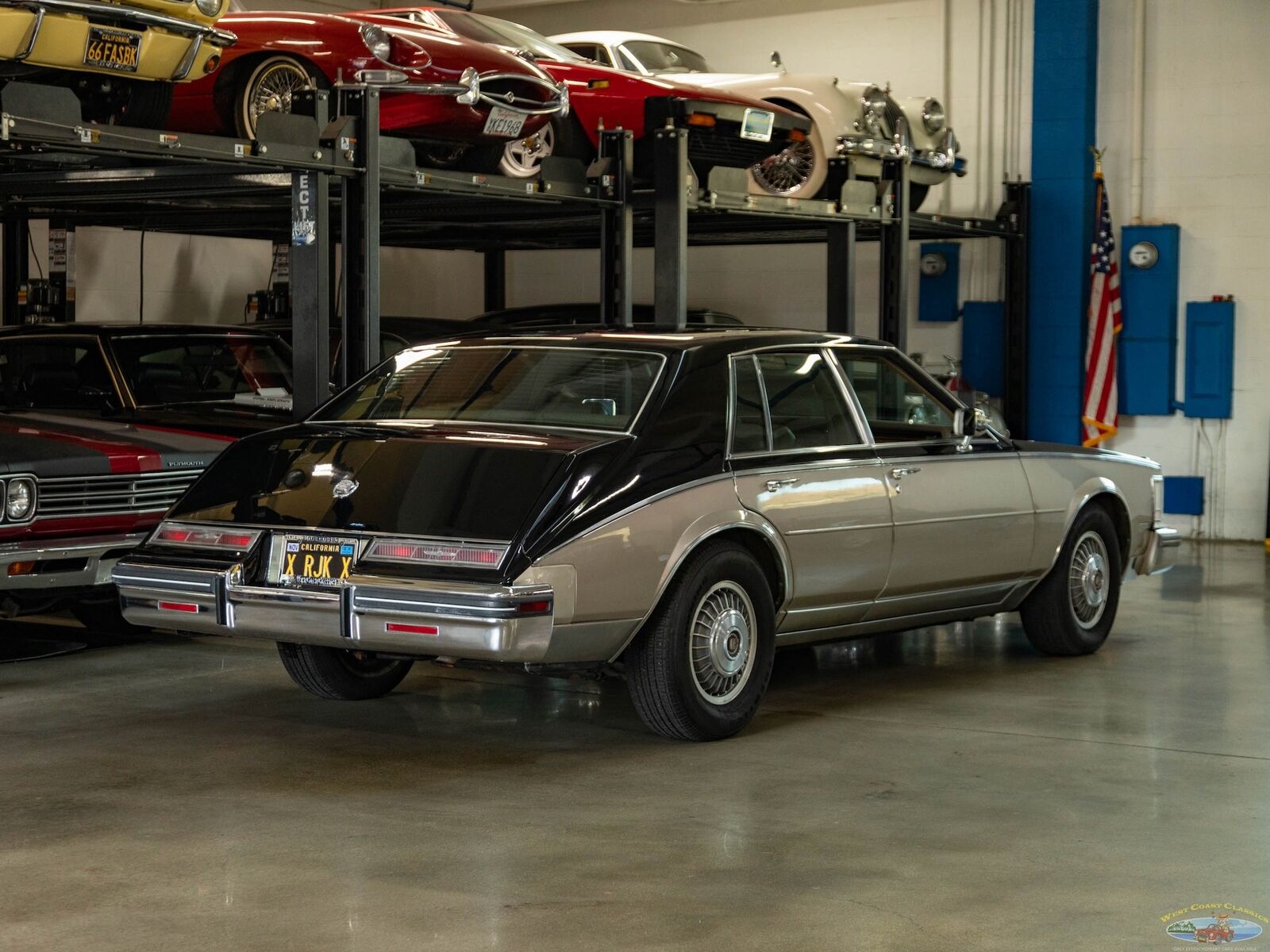 Cadillac-Seville-1985-Sedan-23