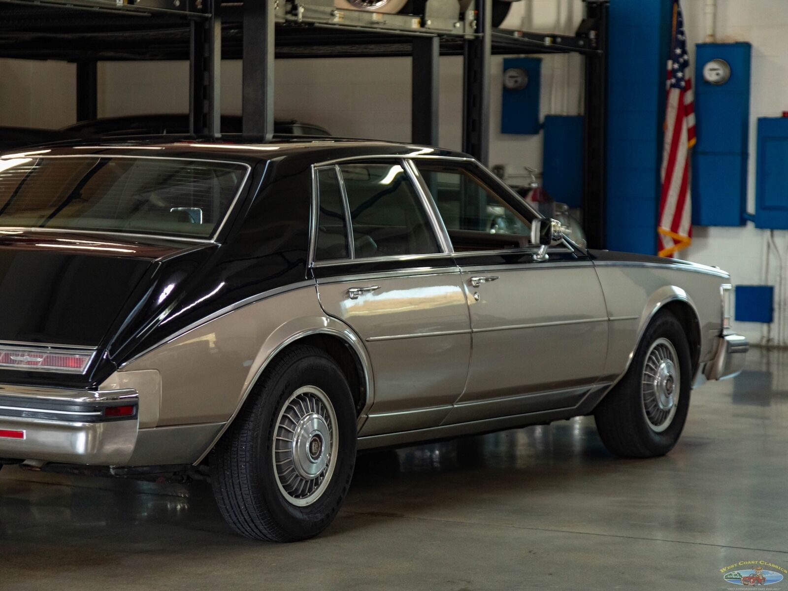 Cadillac-Seville-1985-Sedan-25