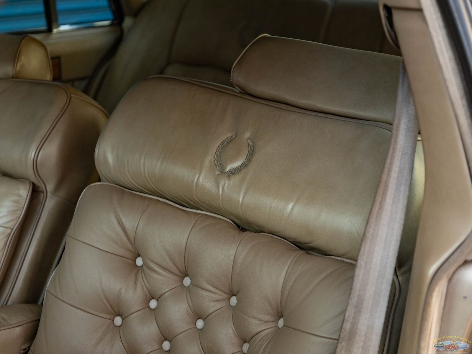 Cadillac-Seville-1985-Sedan-27