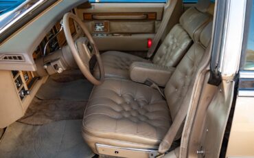Cadillac-Seville-1985-Sedan-30