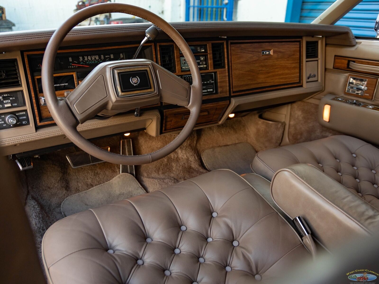 Cadillac-Seville-1985-Sedan-31