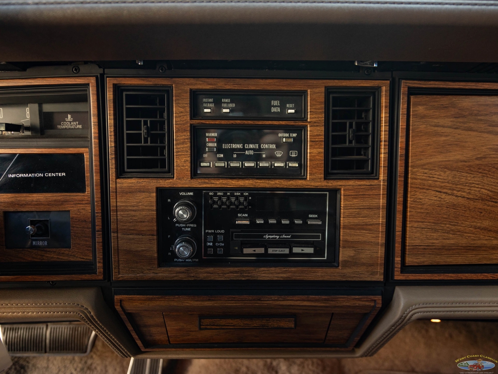 Cadillac-Seville-1985-Sedan-35