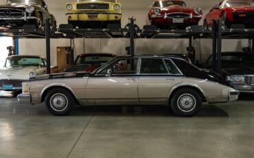 Cadillac-Seville-1985-Sedan-5