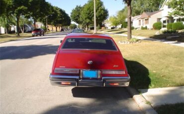 Cadillac-Seville-1985-Two-tone-Red-Black-Dark-Red-3