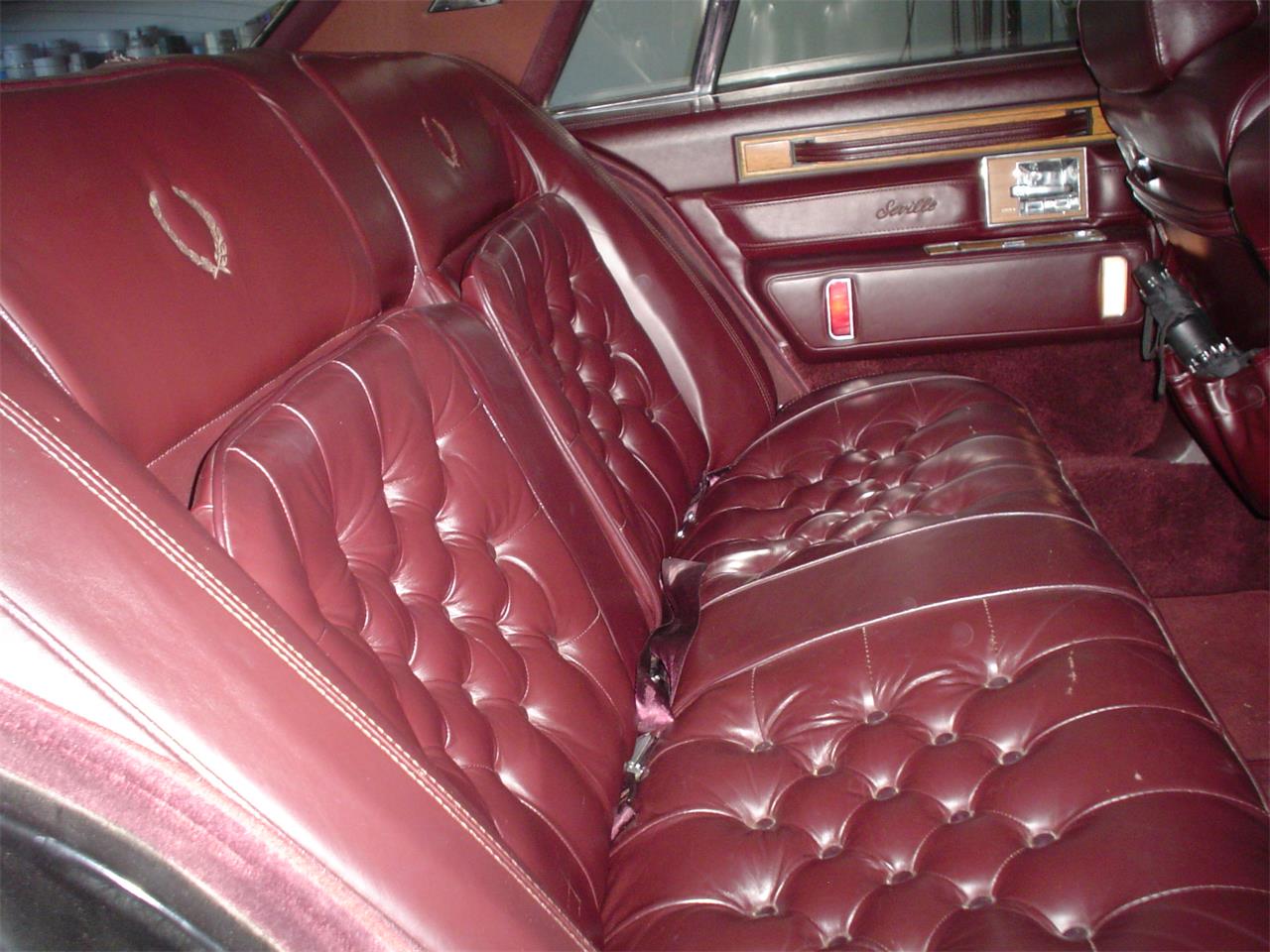 Cadillac-Seville-1985-Two-tone-Red-Black-Dark-Red-7