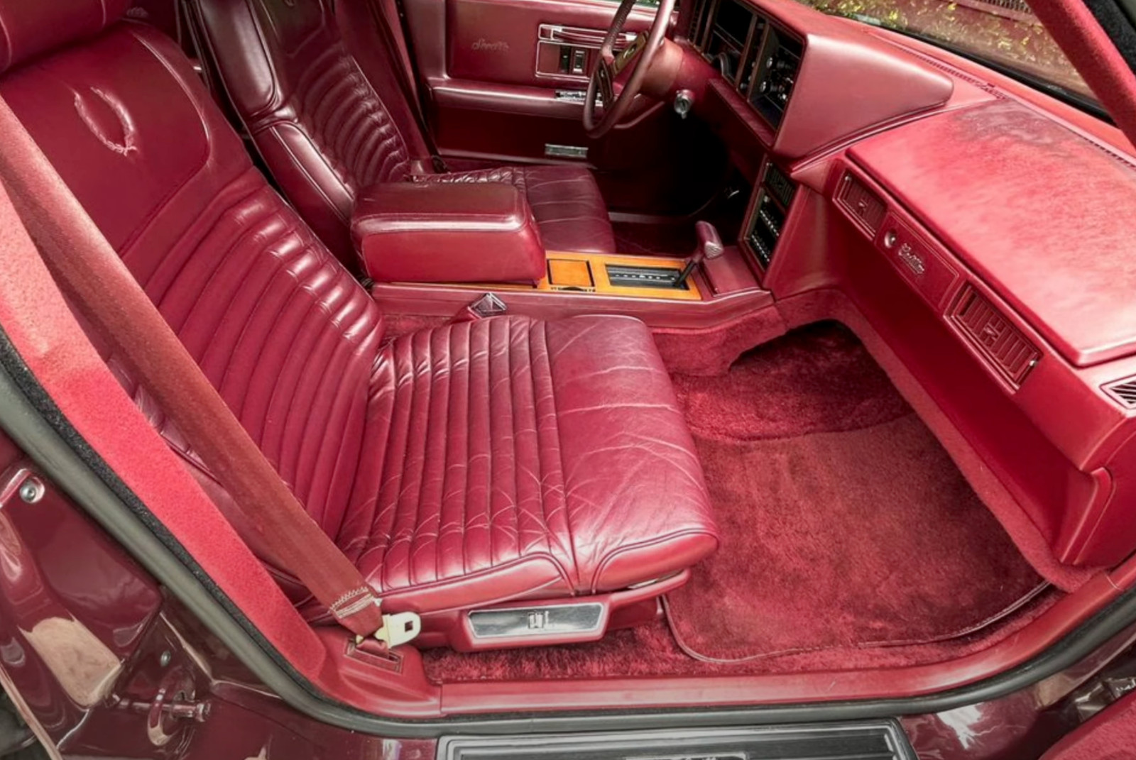 Cadillac-Seville-1988-4