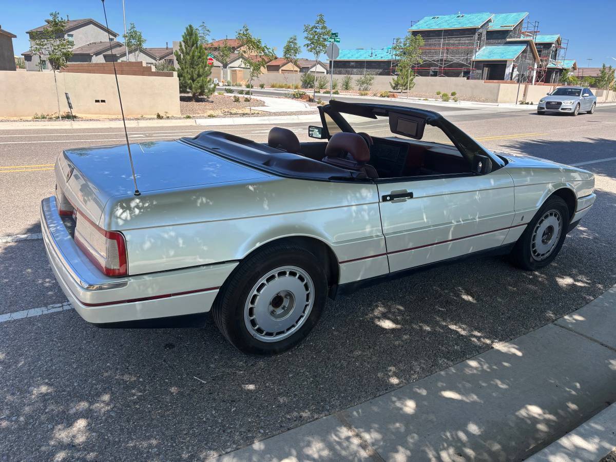 Cadillac-allante-1990-white-1