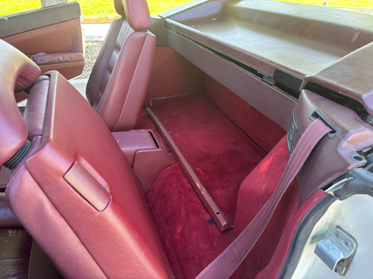 Cadillac-allante-1990-white-7
