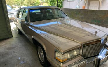Cadillac-brougham-1991-2