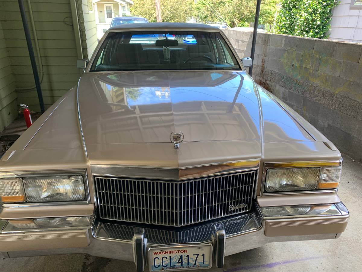 Cadillac-brougham-1991-3