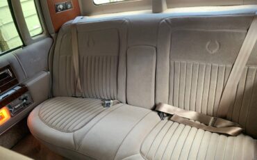 Cadillac-brougham-1991-6