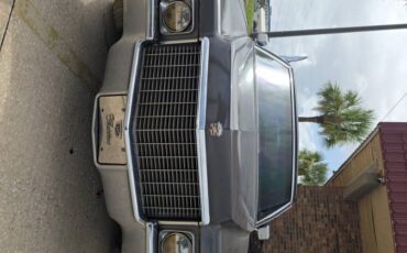 Cadillac-coupe-deville-1970-grey-2