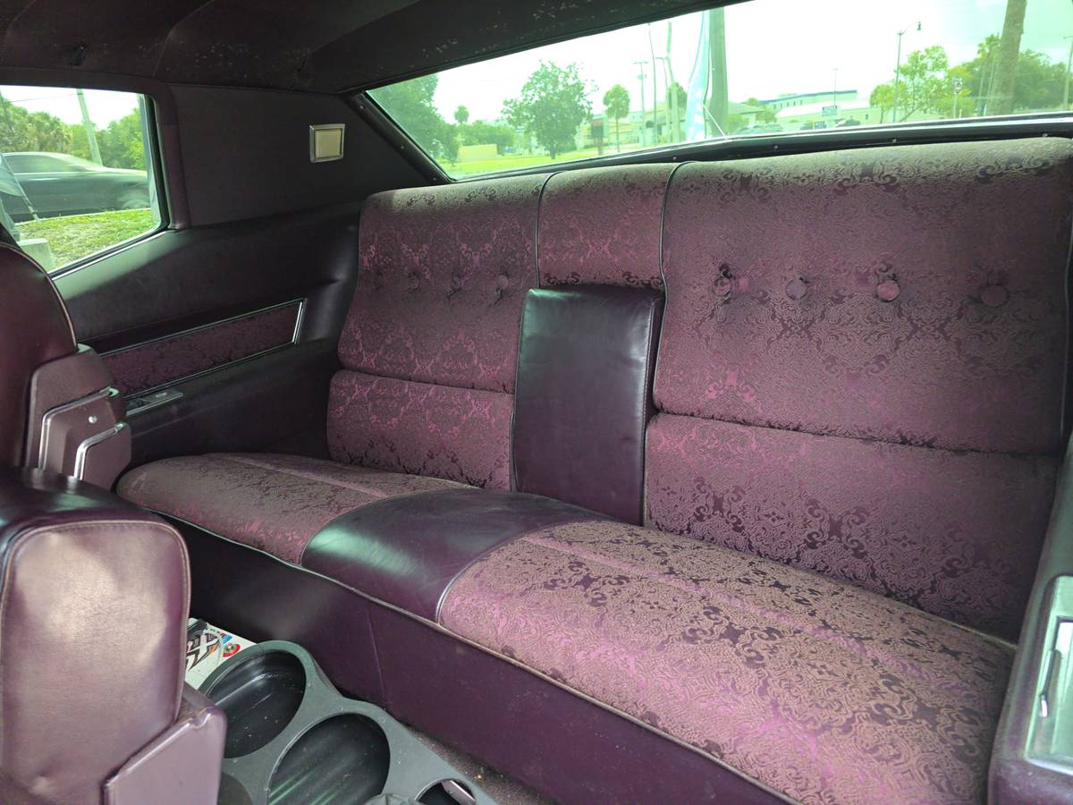 Cadillac-coupe-deville-1970-grey-4