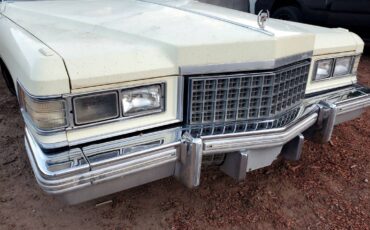 Cadillac-coupe-deville-1976-12