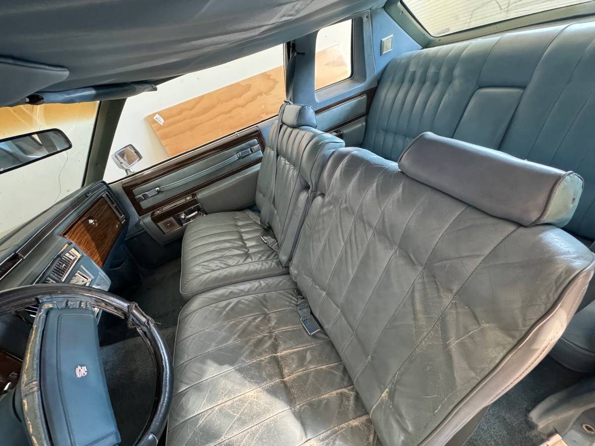 Cadillac-coupe-deville-1977-blue-1