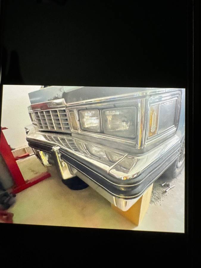 Cadillac-coupe-deville-1977-blue-2