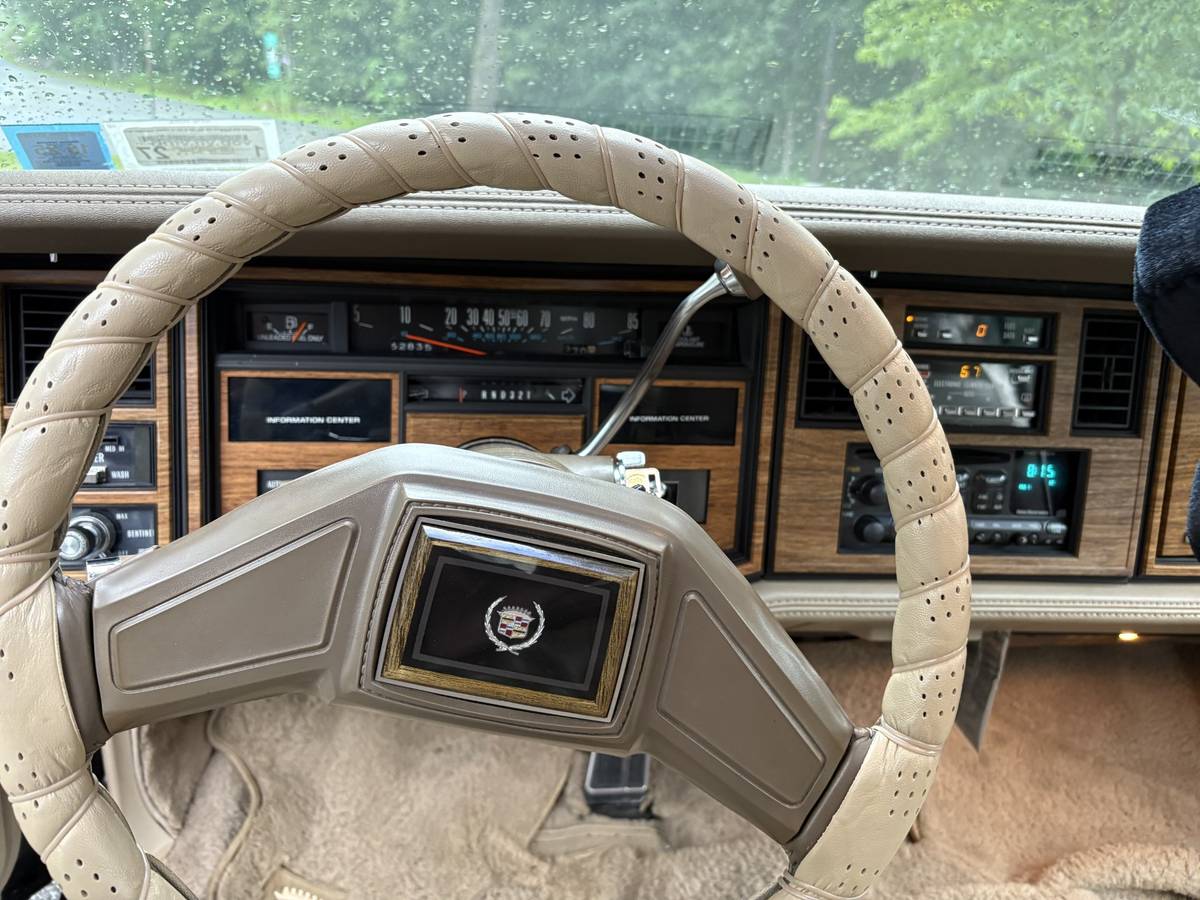 Cadillac-eldorado-1985-black-4