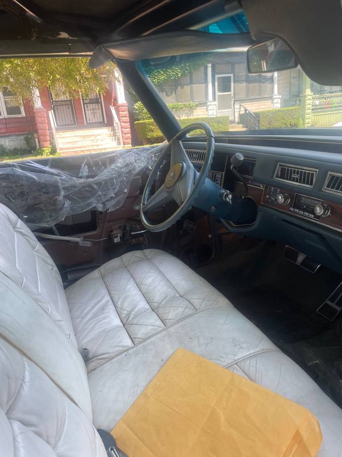 Cadillac-escalade-1976-12