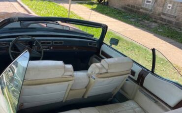 Cadillac-escalade-1976-3