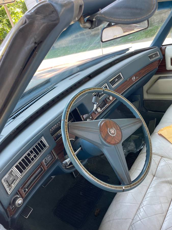 Cadillac-escalade-1976-4
