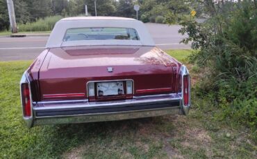 Cadillac-fleetwood-brougham-1987-red-2
